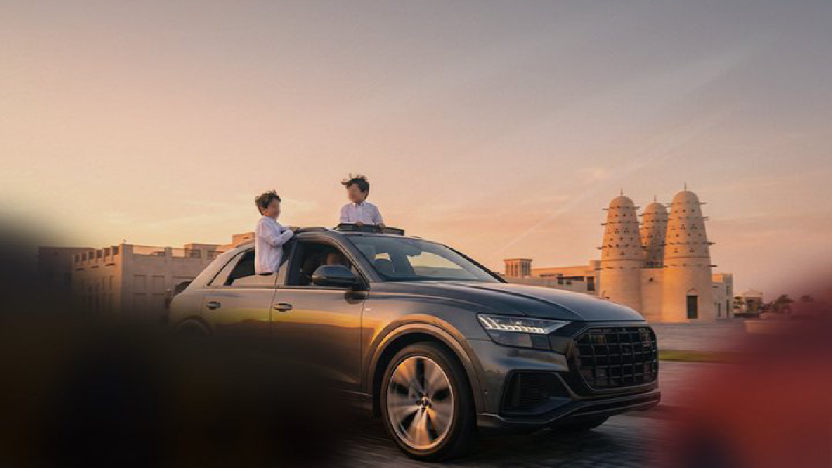 MOI Warns Against Sitting on Moving Car Roofs