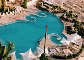 Pool & Beach Day Passes in Qatar for the Perfect Family Escape