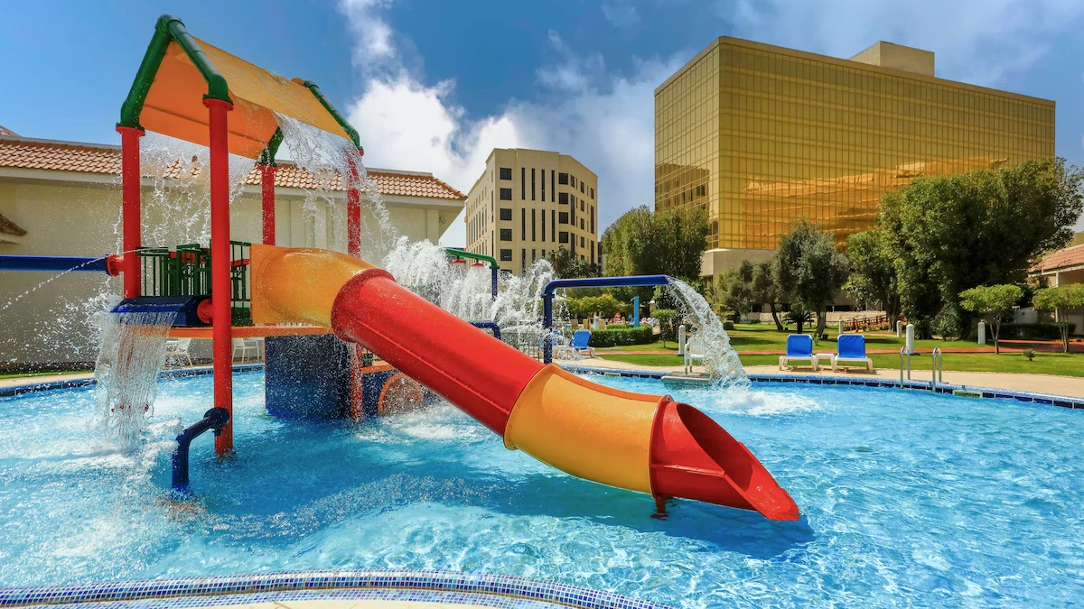 Radisson Blu Hotel Doha Pool