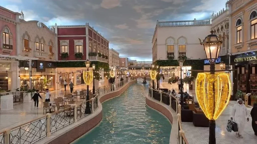 Gondola Ride Villagio Mall