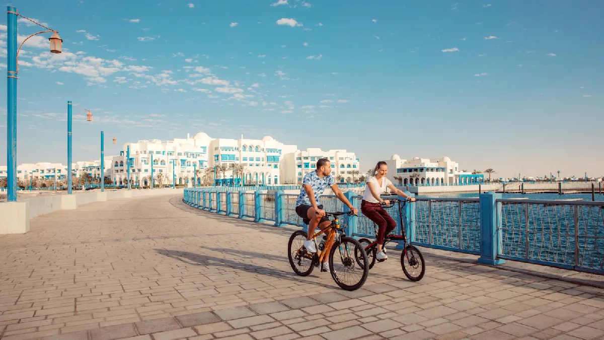 Hilton Salwa Beach Resort & Villas Flash Sale 33% off